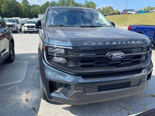 new 2025 Ford Expedition car, priced at $64,972