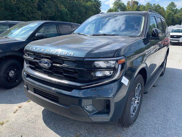 new 2025 Ford Expedition car, priced at $64,972