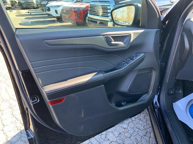 new 2025 Ford Escape car, priced at $28,934