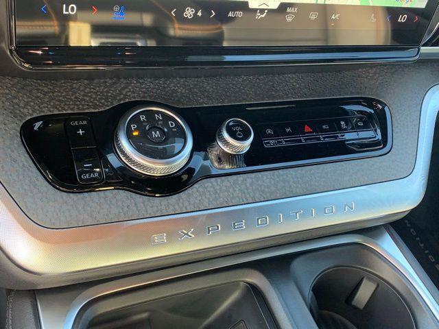 new 2025 Ford Expedition car, priced at $78,963