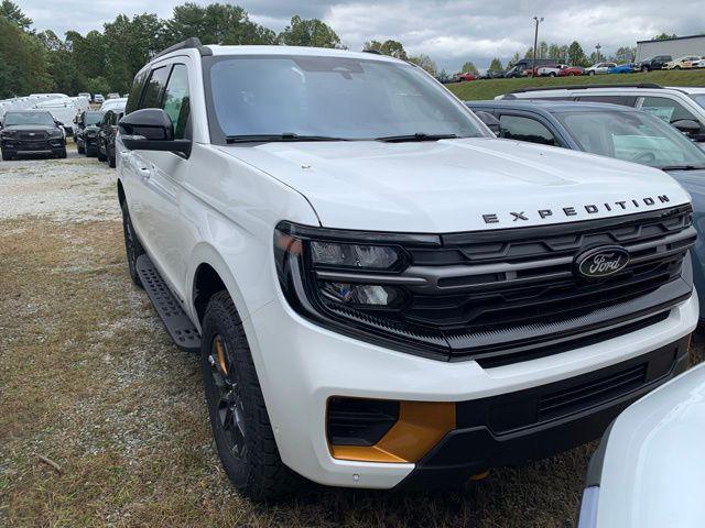new 2025 Ford Expedition car, priced at $85,435