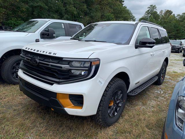 new 2025 Ford Expedition car, priced at $85,435