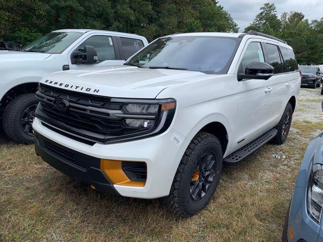 new 2025 Ford Expedition car, priced at $85,435