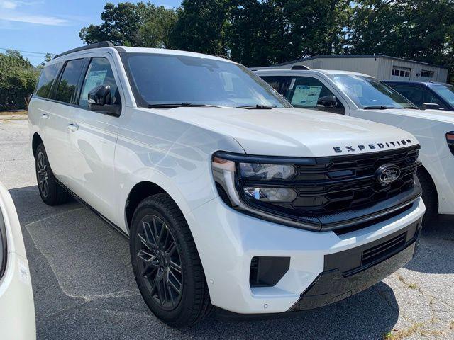 new 2025 Ford Expedition car, priced at $78,937