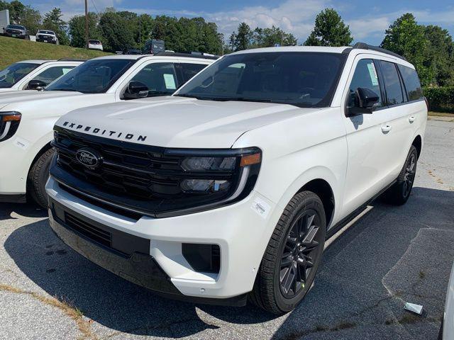 new 2025 Ford Expedition car, priced at $78,937