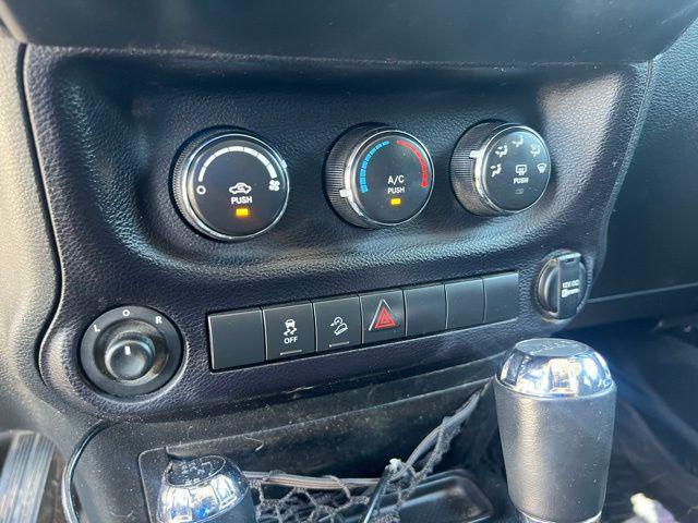 used 2015 Jeep Wrangler Unlimited car, priced at $15,997