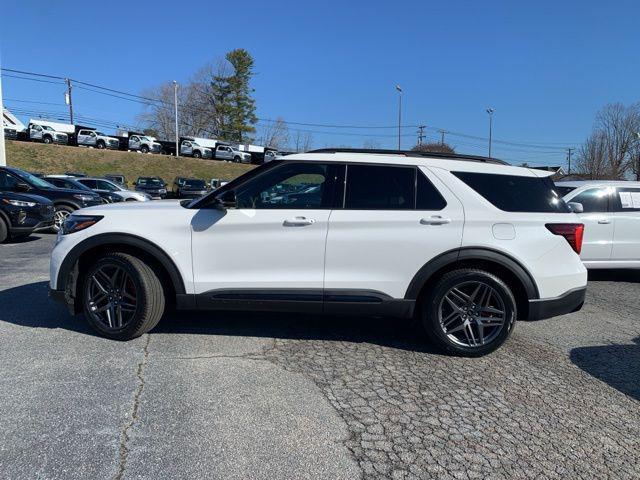 new 2025 Ford Explorer car, priced at $60,685