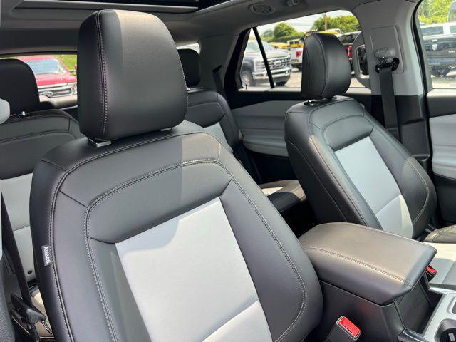 new 2024 Ford Explorer car, priced at $39,895