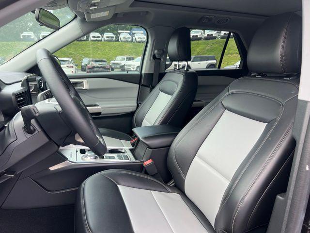 new 2024 Ford Explorer car, priced at $39,895