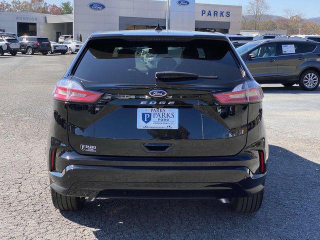 new 2024 Ford Edge car, priced at $37,186