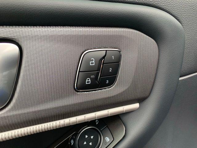 new 2025 Ford Explorer car, priced at $40,887