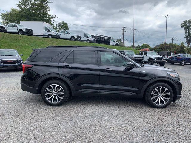 new 2025 Ford Explorer car, priced at $40,887