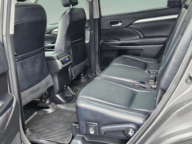 used 2016 Toyota Highlander car, priced at $21,082