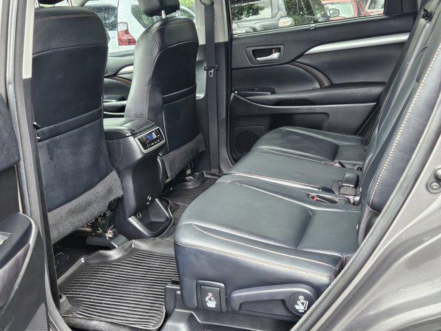 used 2016 Toyota Highlander car, priced at $21,082