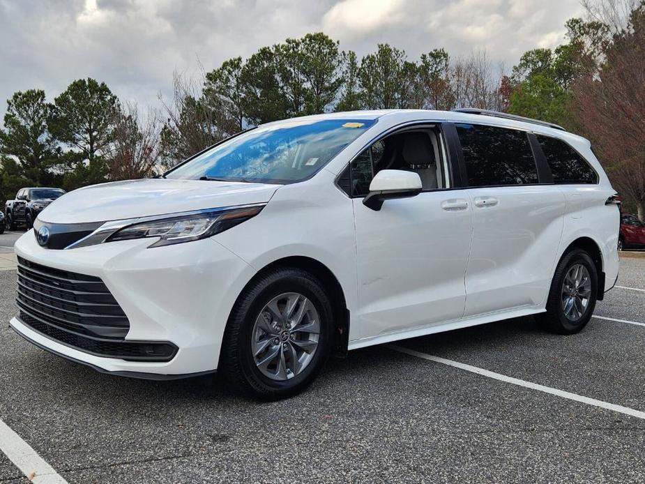 used 2022 Toyota Sienna car, priced at $35,273