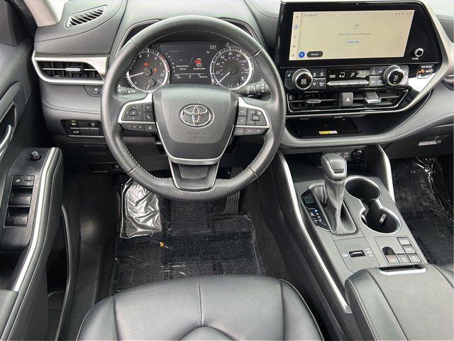 used 2023 Toyota Highlander car, priced at $35,458