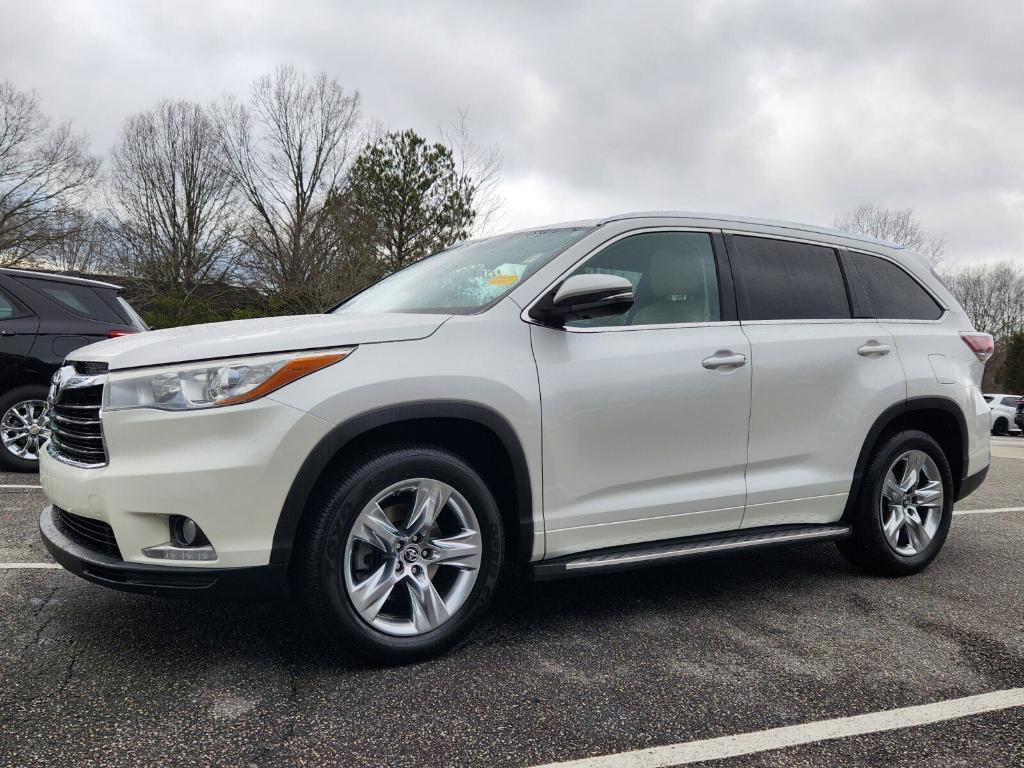 used 2016 Toyota Highlander car, priced at $19,915