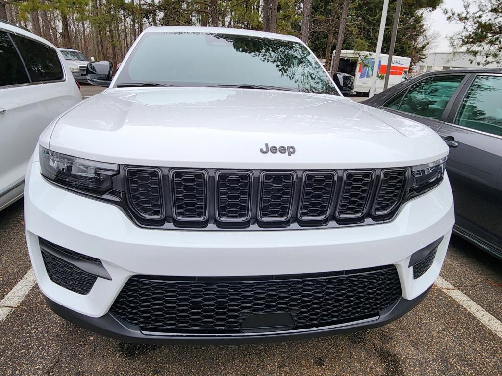 used 2023 Jeep Grand Cherokee car, priced at $35,183