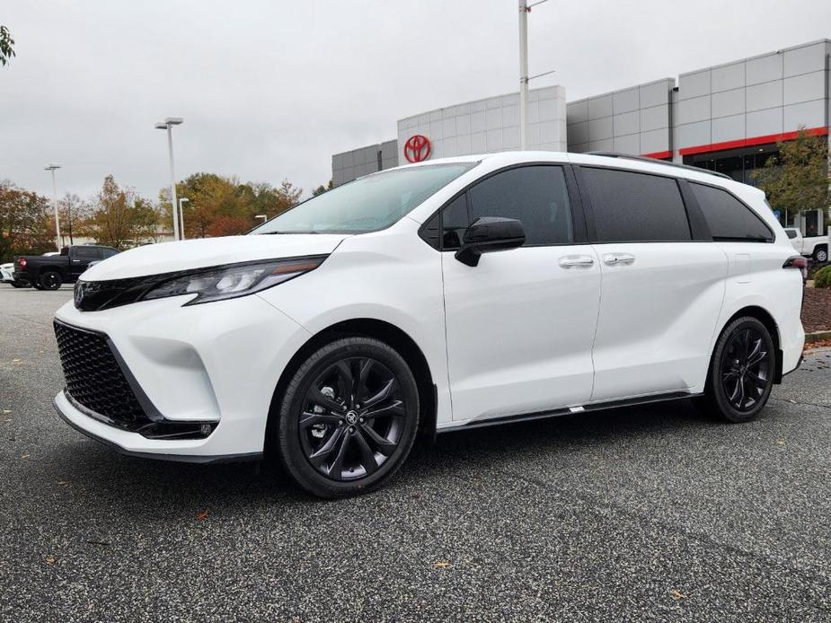 new 2025 Toyota Sienna car, priced at $50,814