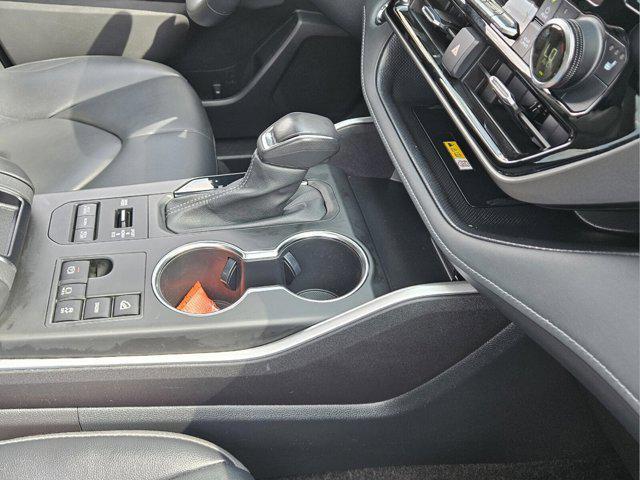 used 2023 Toyota Highlander car, priced at $40,020