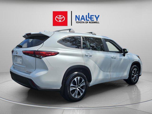 used 2023 Toyota Highlander car, priced at $40,020