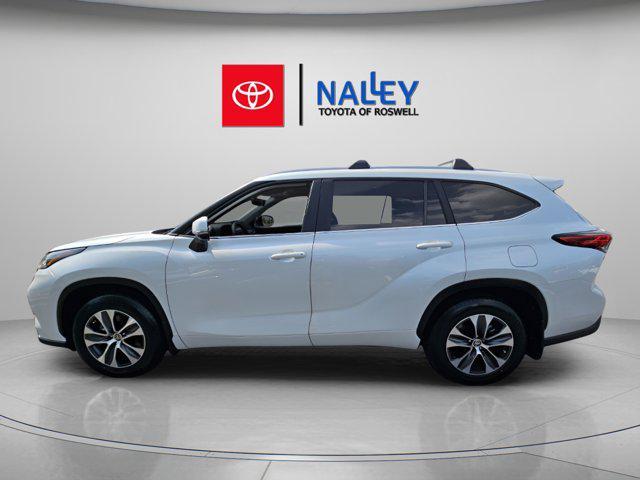 used 2023 Toyota Highlander car, priced at $40,020