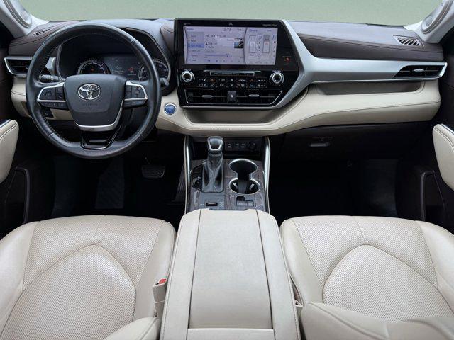 used 2022 Toyota Highlander Hybrid car, priced at $38,919