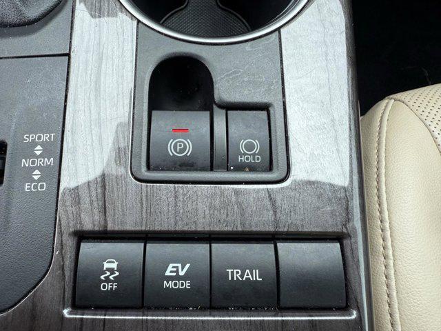 used 2022 Toyota Highlander Hybrid car, priced at $38,919