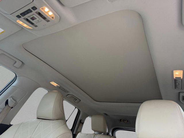 used 2022 Toyota Highlander Hybrid car, priced at $38,919