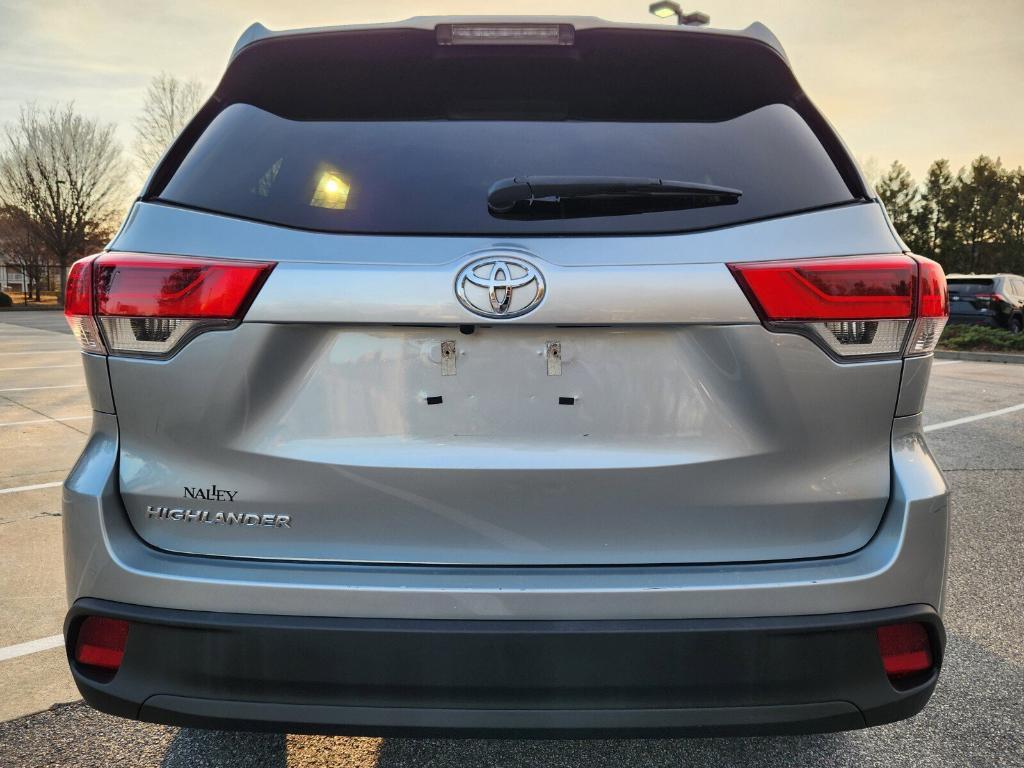 used 2019 Toyota Highlander car, priced at $23,806