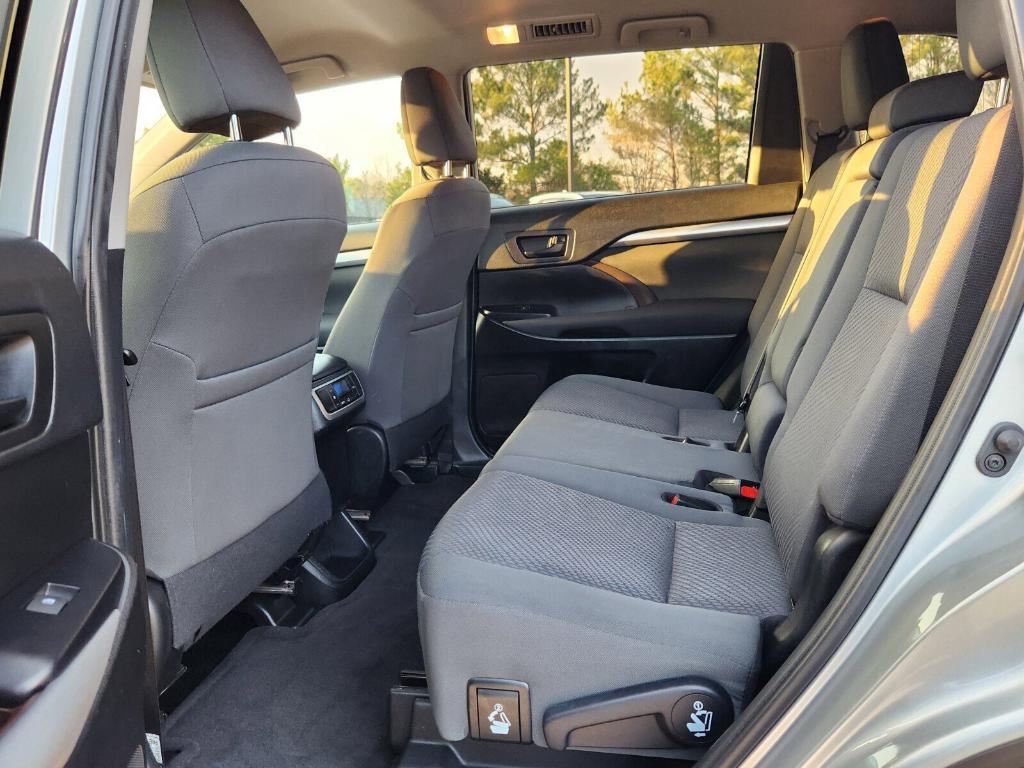 used 2019 Toyota Highlander car, priced at $23,806