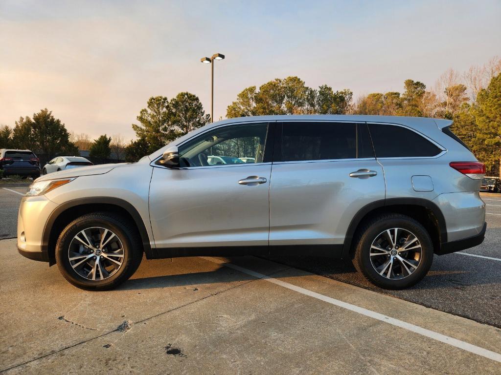 used 2019 Toyota Highlander car, priced at $23,806