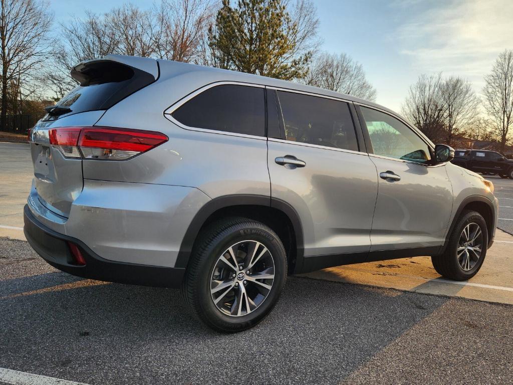 used 2019 Toyota Highlander car, priced at $23,806