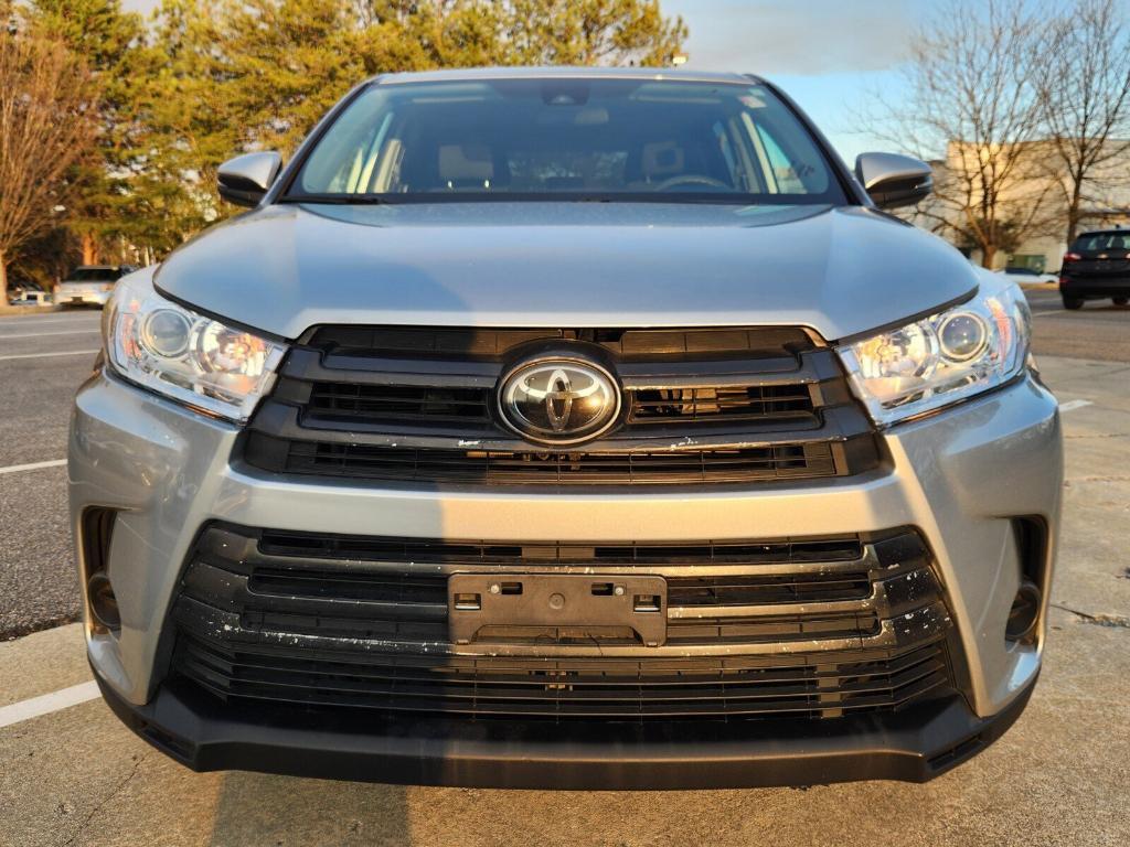 used 2019 Toyota Highlander car, priced at $23,806