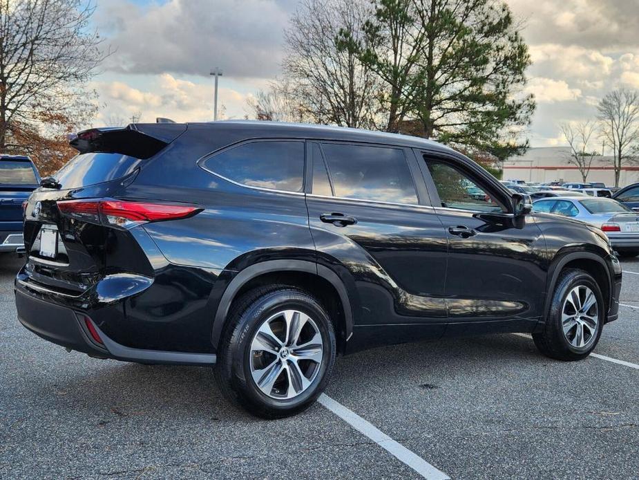 used 2023 Toyota Highlander car, priced at $39,126