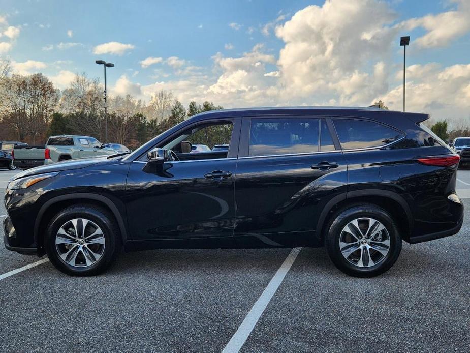 used 2023 Toyota Highlander car, priced at $39,126