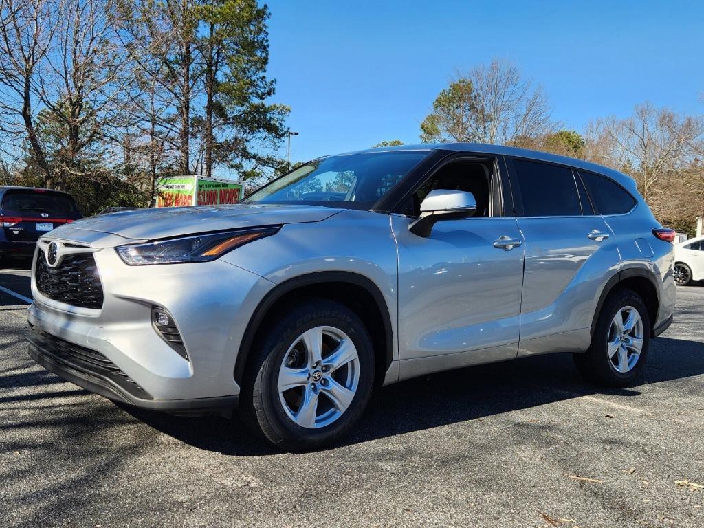 used 2023 Toyota Highlander car, priced at $32,836