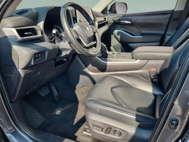 used 2023 Toyota Highlander car, priced at $35,582