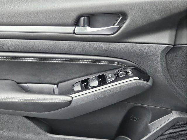 used 2023 Nissan Altima car, priced at $23,284
