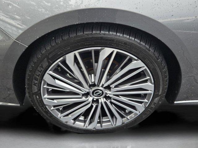 used 2023 Nissan Altima car, priced at $23,284