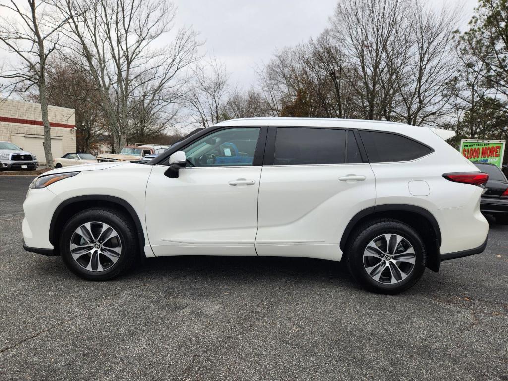 used 2021 Toyota Highlander car, priced at $36,043