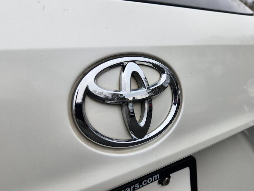 used 2021 Toyota Highlander car, priced at $36,043