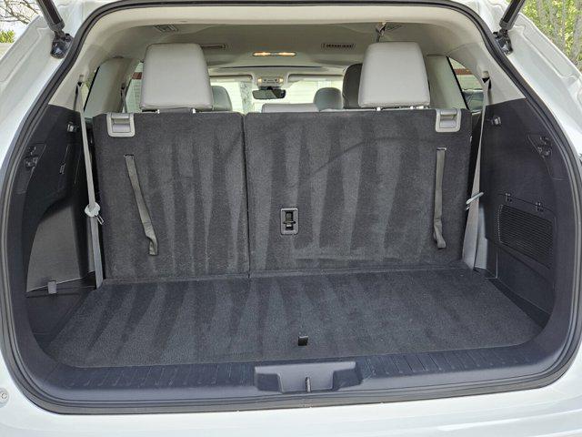 used 2023 Toyota Highlander car, priced at $38,092