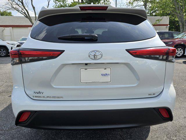 used 2023 Toyota Highlander car, priced at $38,092