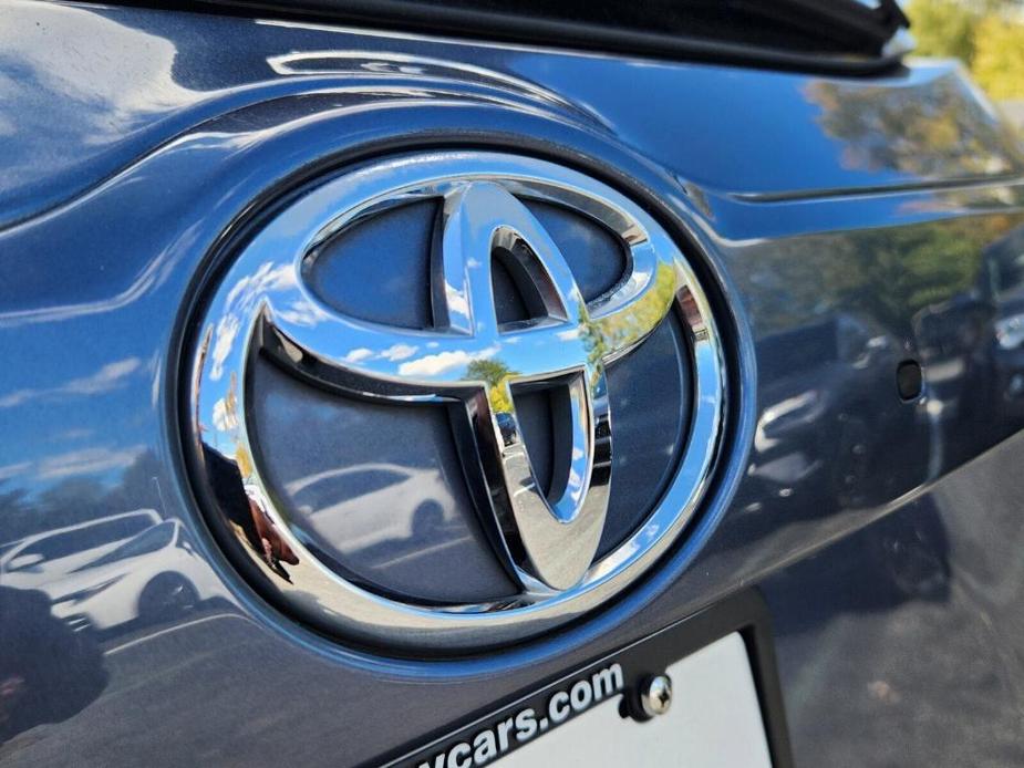 used 2018 Toyota Highlander car, priced at $19,814