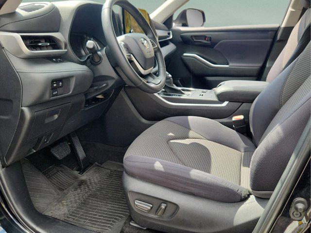 used 2023 Toyota Highlander car, priced at $31,793