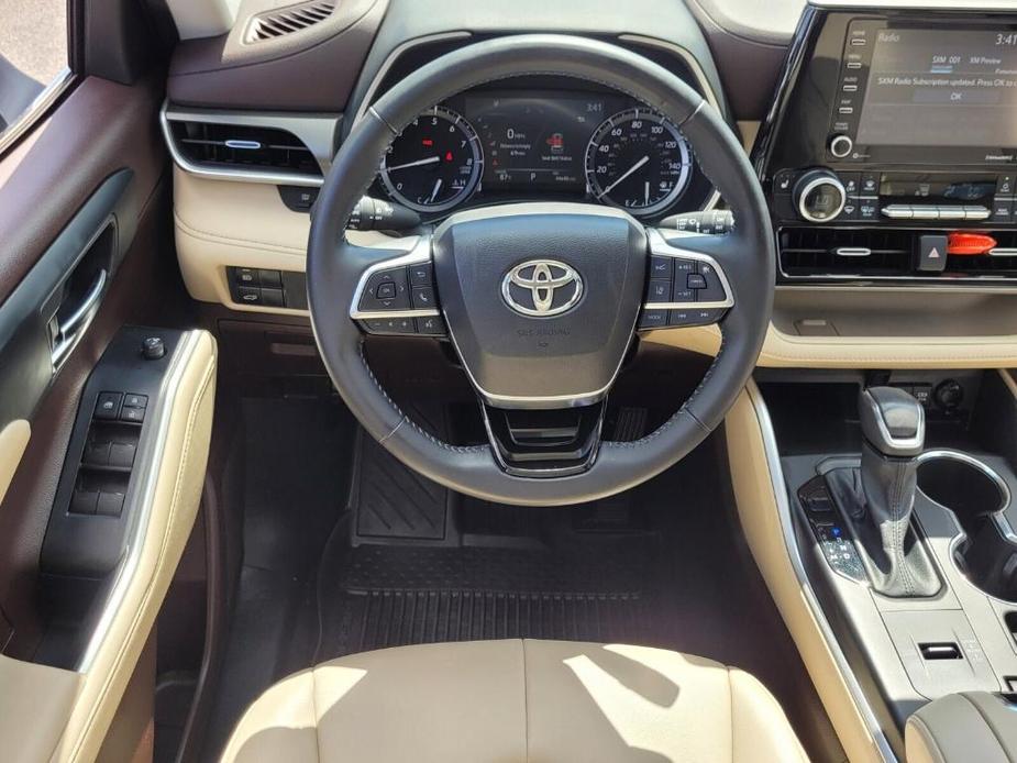 used 2021 Toyota Highlander car, priced at $32,601
