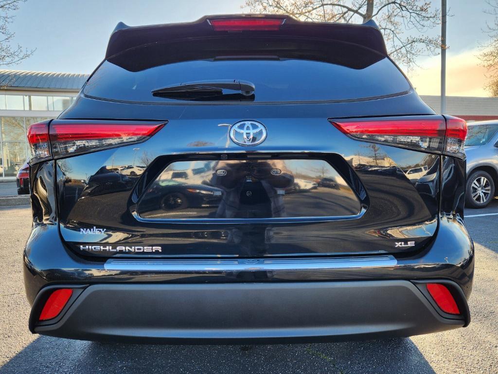 used 2023 Toyota Highlander car, priced at $38,616