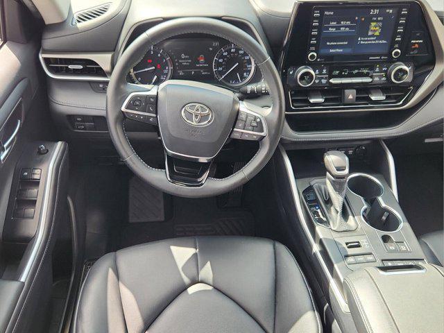 used 2020 Toyota Highlander car, priced at $29,906