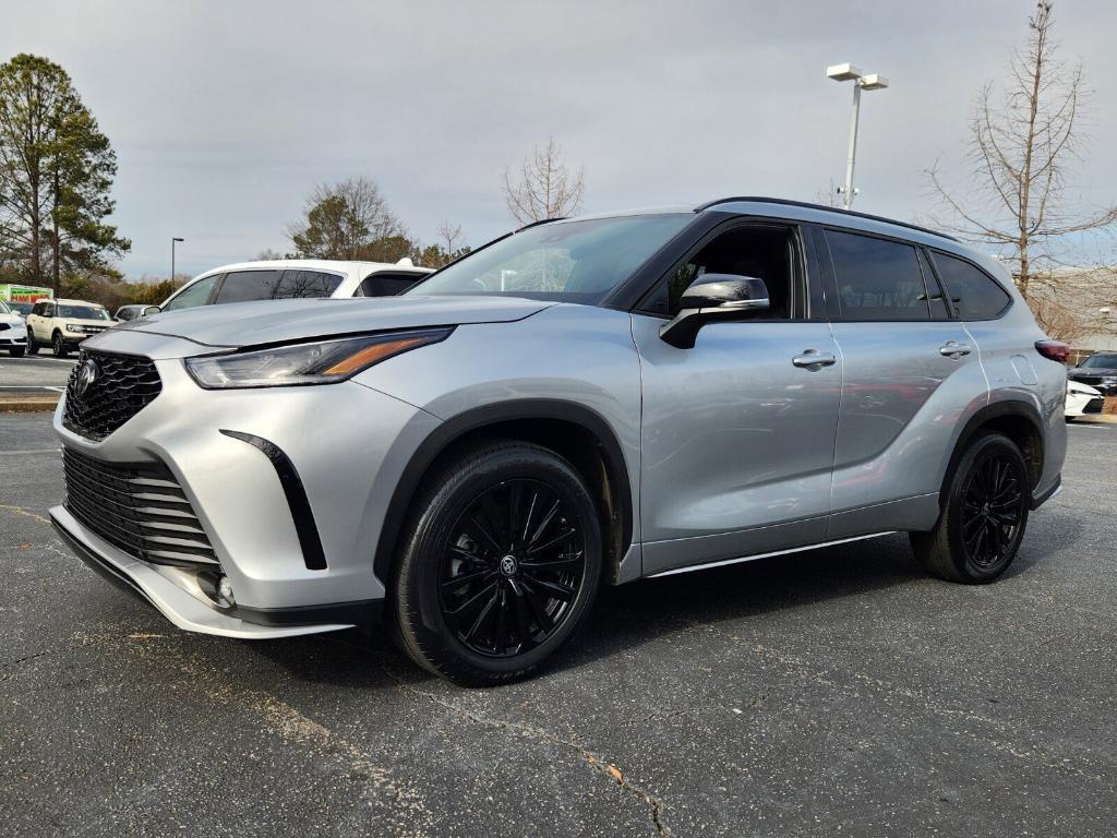 used 2024 Toyota Highlander car, priced at $41,714